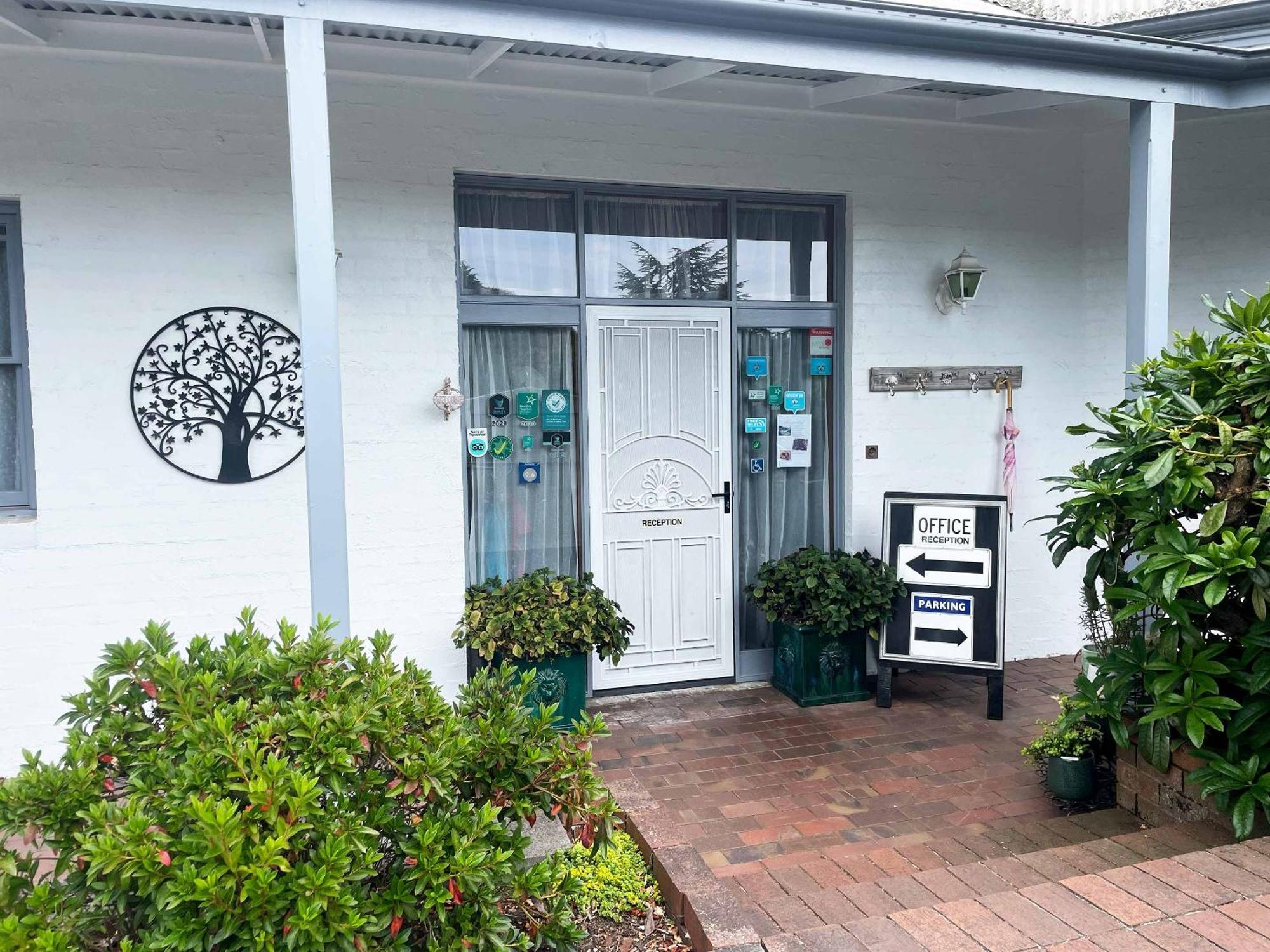Stony Rise Cottage B&B Devonport Exterior photo